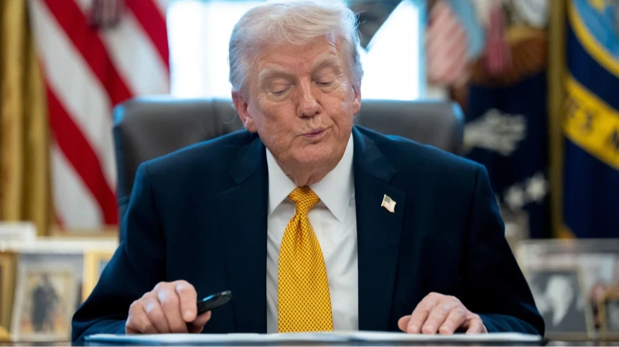 Трамп 10 серпня заявив про контроль США над Ормузькою протокою і вимагатиме компенсацій від Ірану
